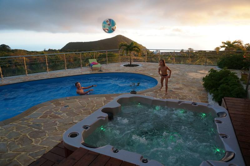 Les Nymphes De Bourbon Bed & Breakfast Saint Pierre Bagian luar foto